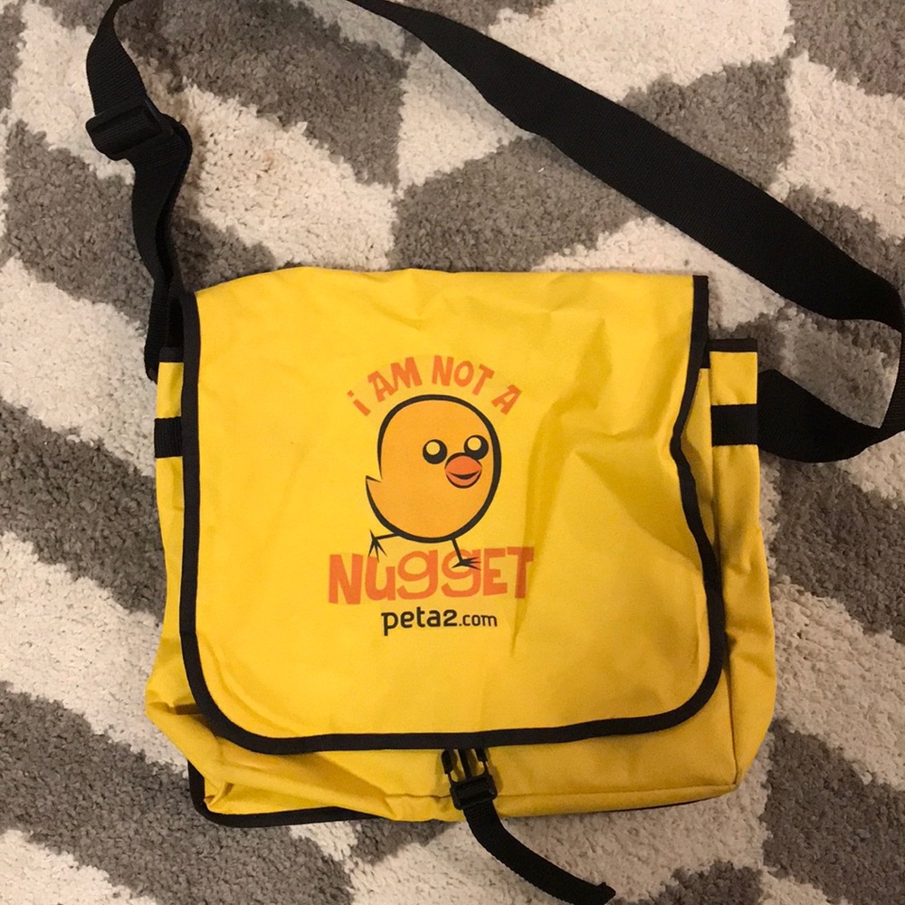Peta2 messenger bag